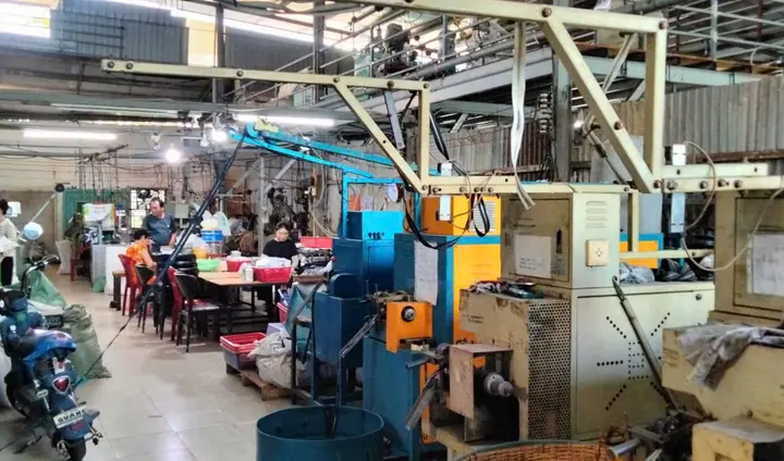 Toàn cảnh xưởng sản xuất dây khóa kéo Dương Long, TP.HCM